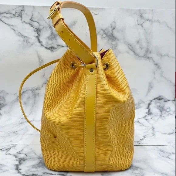 Vintage Louis Vuitton | Petit Noe Yellow EPI Bucket Bag - Picture 5 of 16
